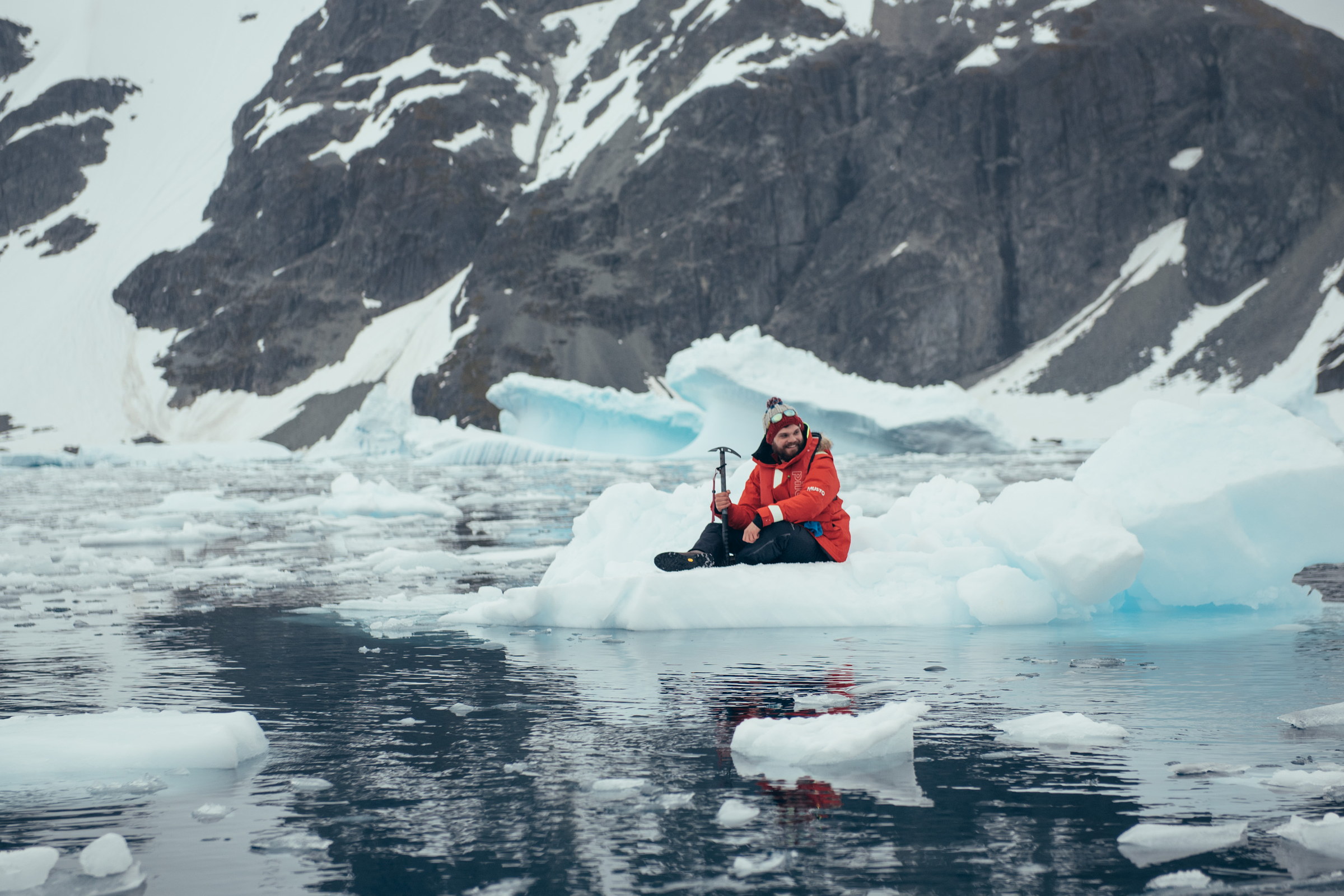 Thomas amongst the bergs.