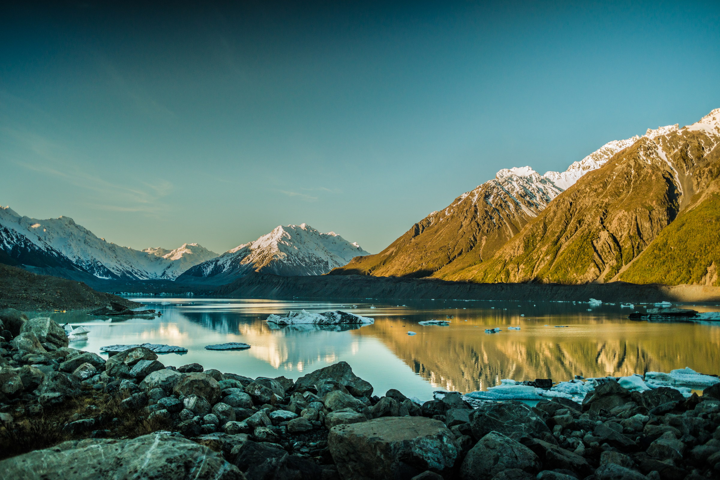 Tasman Lake, at the foot of the glacier, morning.
